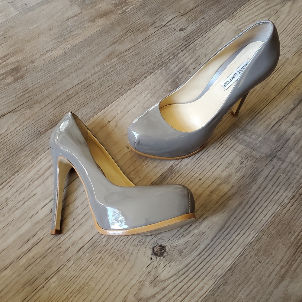Kelsi Dagger Taupe High Heels, Size 6.5